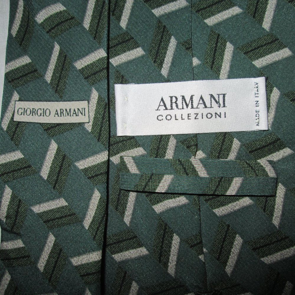 Vintage ARMANI COLLEZIONI 100% SILK TIE - Picture 3 of 4